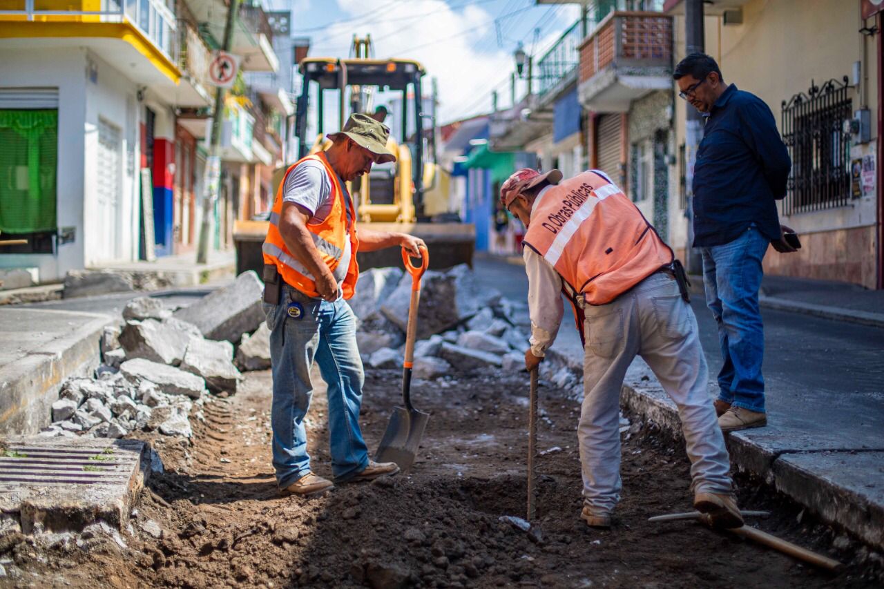 Pavimentación calle Malinalco, León